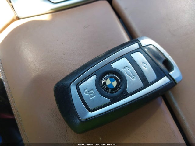 2011 BMW 740I WBAKA4C57BC612747 Photo 10