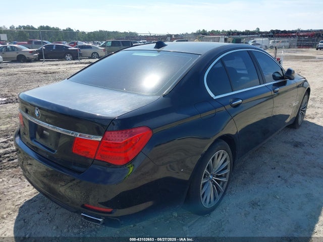 2011 BMW 740I WBAKA4C57BC612747 Photo 3