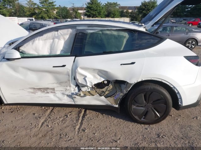 2026 TESLA MODEL Y 7SAYGDEEXTF357639 Photo 5