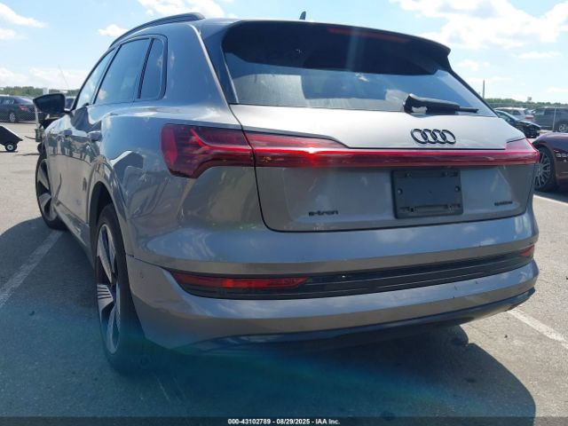 2022 AUDI E-TRON WA1LAAGE9NB010047 Photo 2