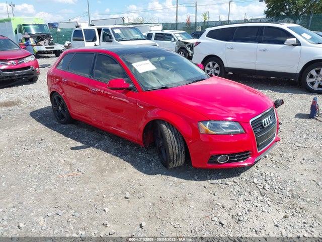 2012 AUDI A3 WAUMFAFM9CA037494 Photo 0