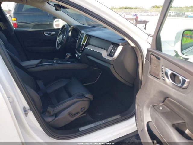 2019 VOLVO XC60 LYVA22RL4KB315493 Photo 4