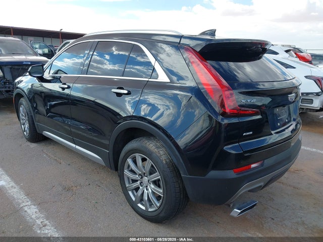 2020 CADILLAC XT4 1GYFZDR48LF105975 Photo 2
