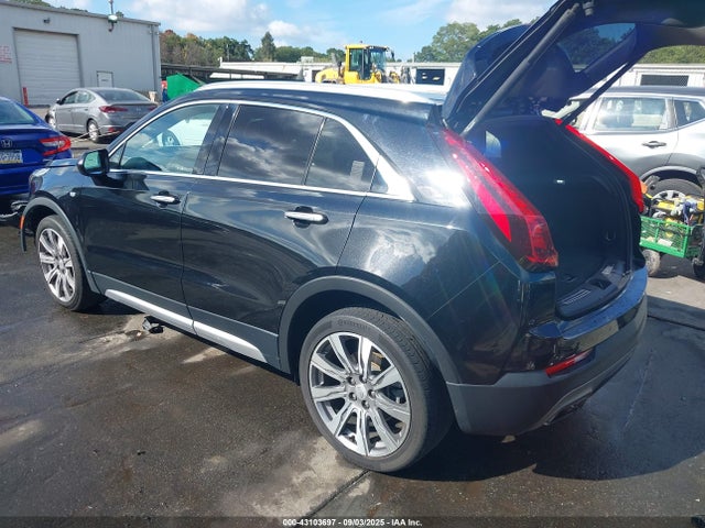 2019 CADILLAC XT4 1GYFZDR44KF150474 Photo 2