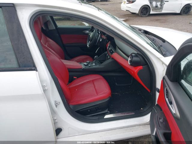 2018 ALFA ROMEO GIULIA ZARFAEDN5J7597221 Photo 4