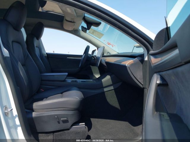 2023 TESLA MODEL Y 7SAYGAEE3PF826073 Photo 4