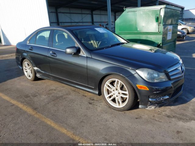 2013 MERCEDES-BENZ C 300 WDDGF8AB2DG133826