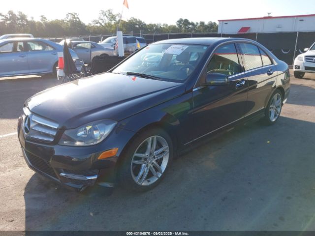 2013 MERCEDES-BENZ C 300 WDDGF8AB2DG133826 Photo 1