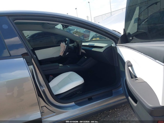 5YJ3E1EA7SF891009 Tesla MODEL 3