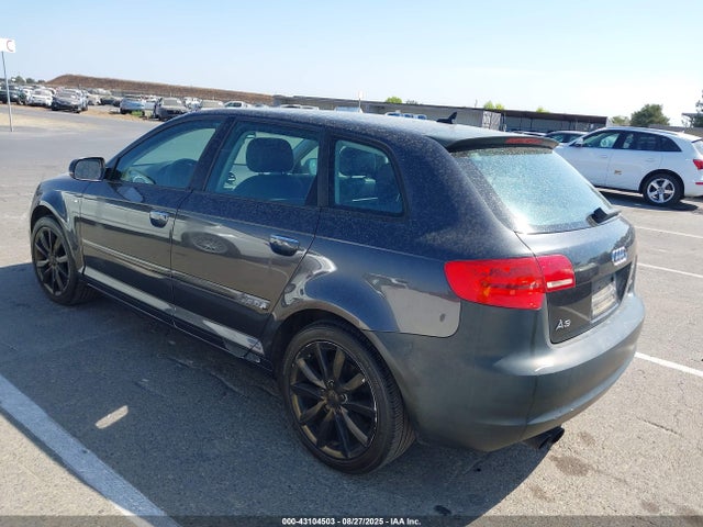 2011 AUDI A3 WAUBFAFMXBA021259 Photo 2