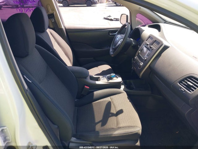 1N4AZ0CP1GC302267 Nissan 2016