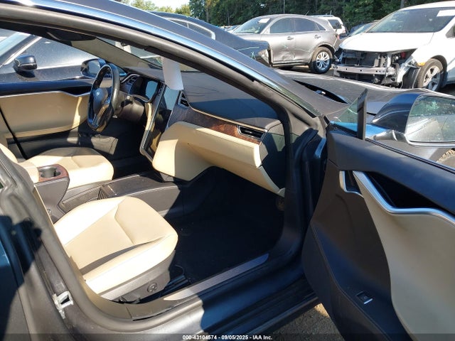 2016 TESLA MODEL S 5YJSA1E24GF151473 Photo 4