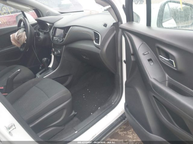 2021 CHEVROLET TRAX KL7CJKSB4MB314911 Photo 4