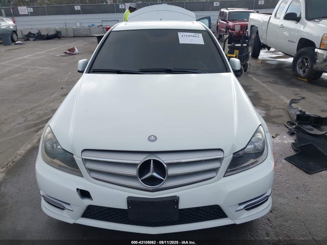 WDDGF4HB0EA905257 Mercedes-Benz C-Class