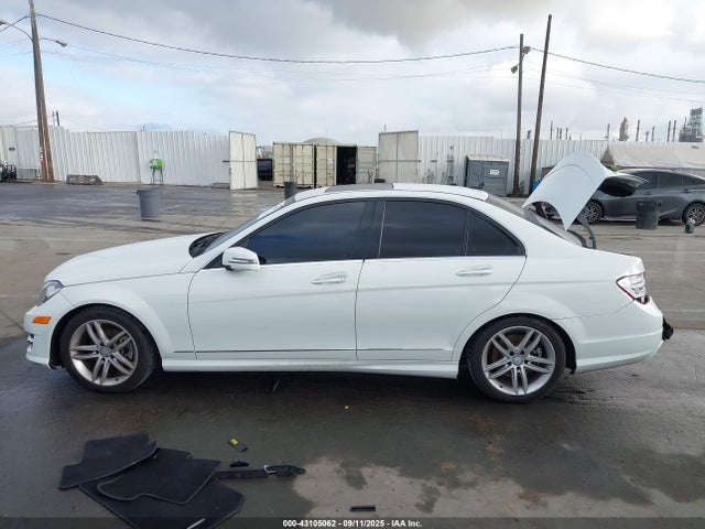 WDDGF4HB0EA905257 Mercedes-Benz C-Class