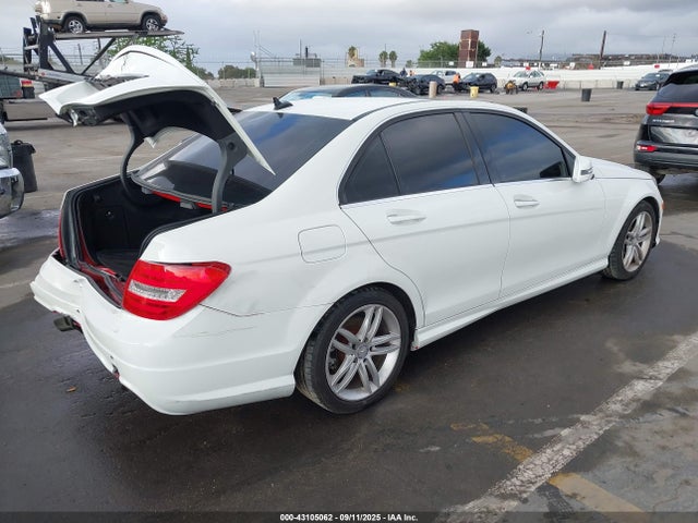 WDDGF4HB0EA905257 Mercedes-Benz C-Class