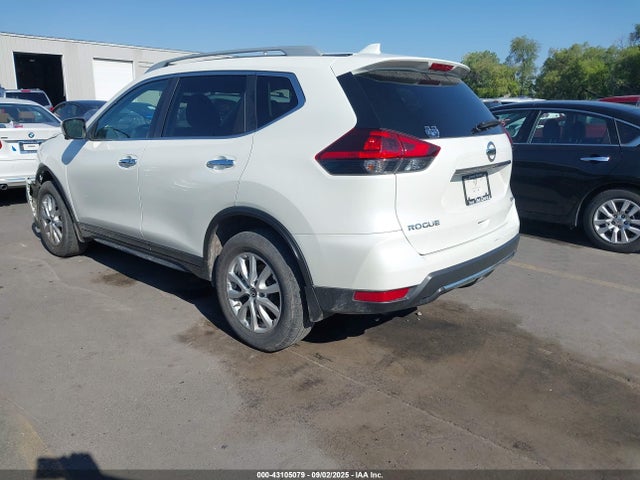 2018 NISSAN ROGUE 5N1AT2MVXJC812365 Photo 2