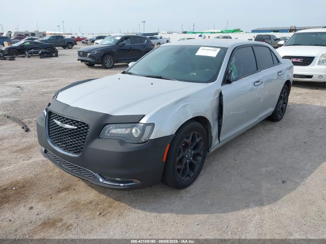Chrysler 300 2020 2C3CCAGG9LH158922 Image 2