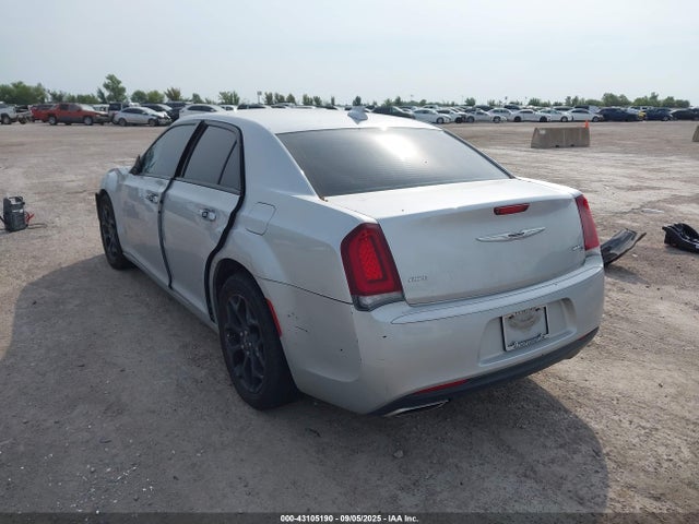 Chrysler 300 2020 2C3CCAGG9LH158922 Image 3