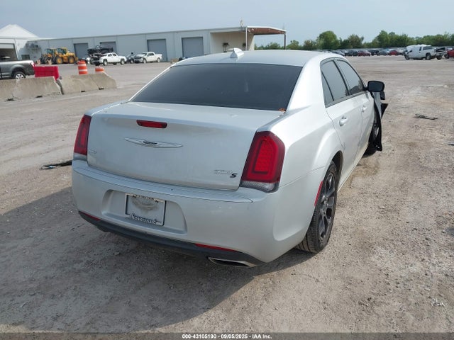 Chrysler 300 2020 2C3CCAGG9LH158922 Image 4