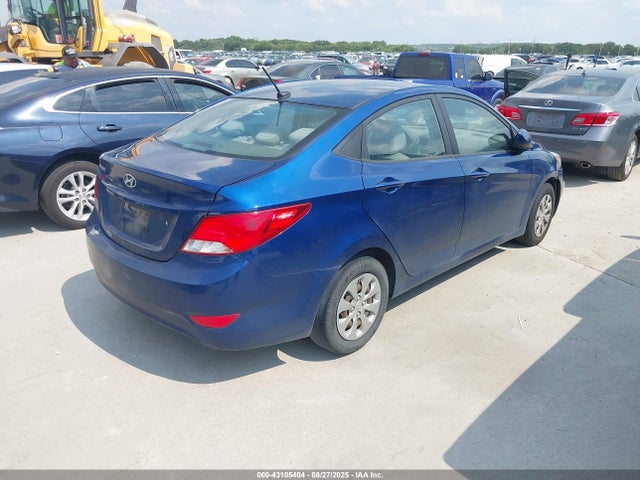 KMHCT4AE8HU197084 Hyundai Accent