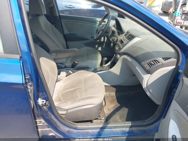 KMHCT4AE8HU197084 Hyundai Accent