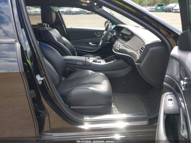 2019 MERCEDES-BENZ AMG S 63 WDDUG8JB2KA483859 Photo 4