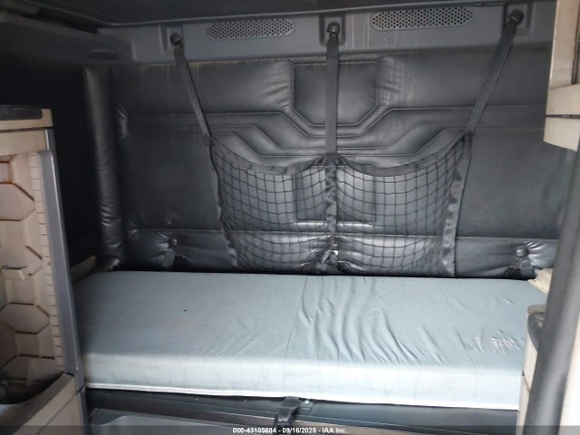 3AKJGLD5XFSGB1163 Freightliner detroit diesel dd15 ev