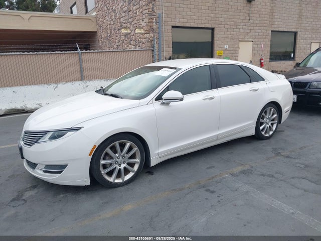 Lincoln MKZ 2016 3LN6L2LU5GR625317 Image 2