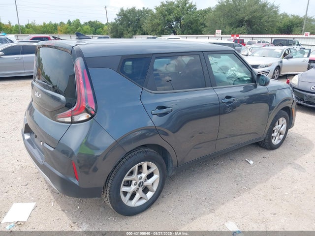 KNDJ23AU1R7911587 KIA Soul