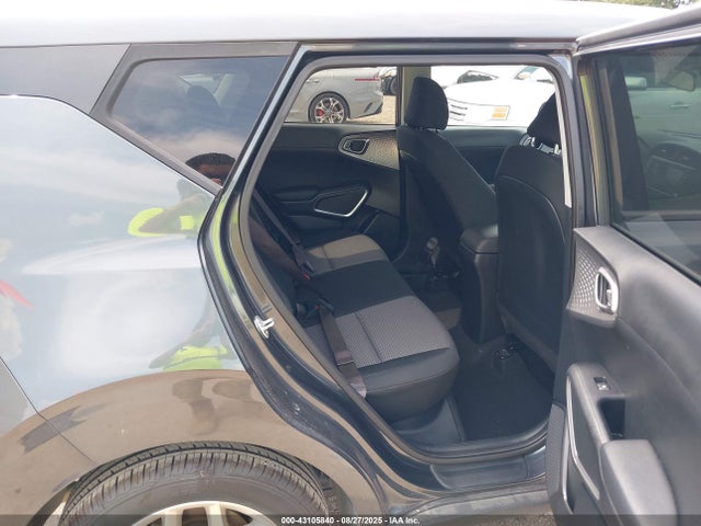 KNDJ23AU1R7911587 KIA Soul