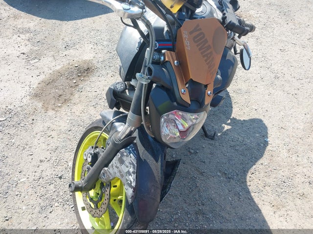 Yamaha FZ07 2017 JYARM06E6HA011875 Image 5