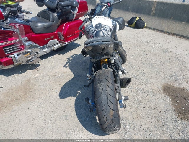 Yamaha FZ07 2017 JYARM06E6HA011875 Image 6