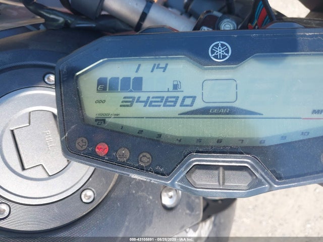 Yamaha FZ07 2017 JYARM06E6HA011875 Image 7