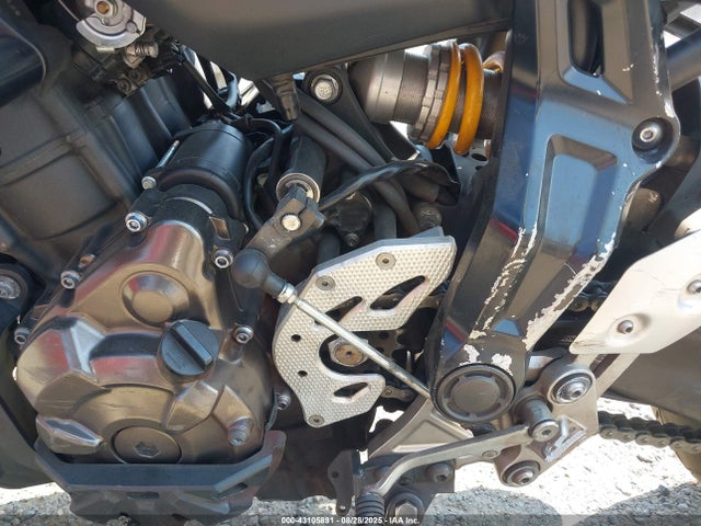Yamaha FZ07 2017 JYARM06E6HA011875 Image 9