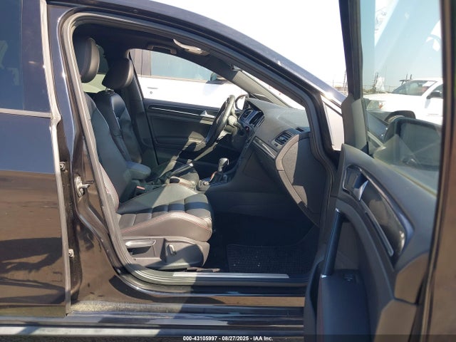 3VW4T7AU8FM017473 Volkswagen GTI