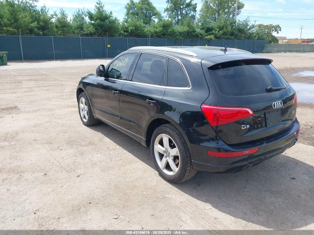 2010 AUDI Q5 WA1VKAFP6AA076225 Photo 2