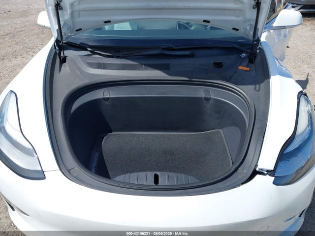 2018 TESLA MODEL 3 5YJ3E1EBXJF135617 Photo 9