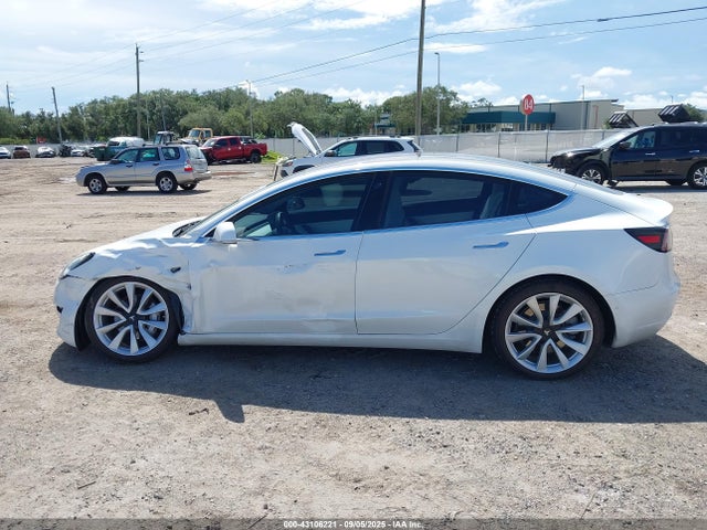 Tesla 2018 2018 5YJ3E1EBXJF135617 Image 14