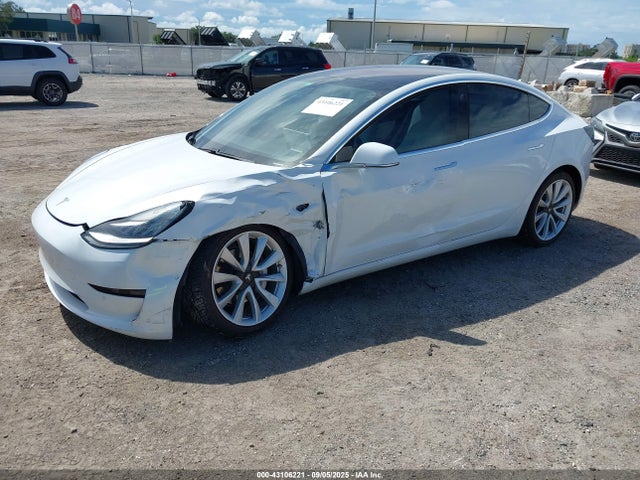 2018 TESLA MODEL 3 5YJ3E1EBXJF135617 Photo 1
