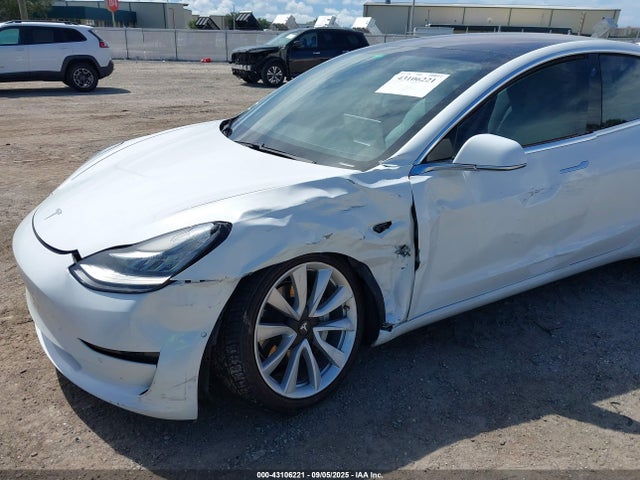 2018 TESLA MODEL 3 5YJ3E1EBXJF135617 Photo 5