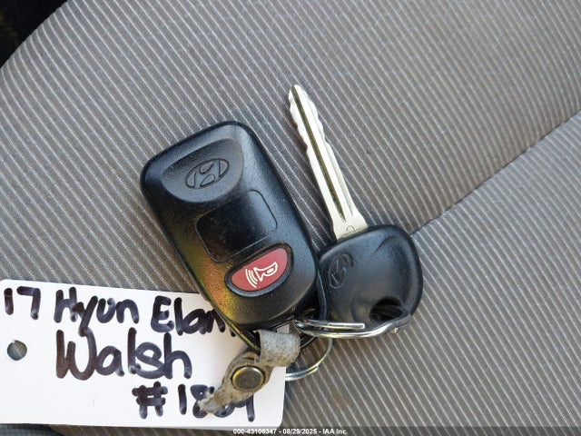 5NPD84LF2HH108443 Hyundai Elantra