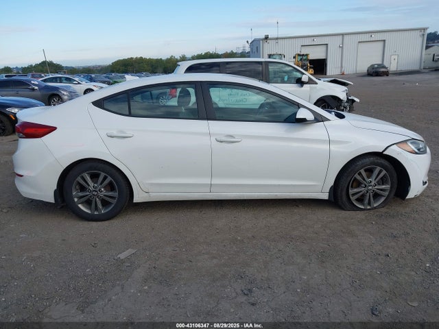 5NPD84LF2HH108443 Hyundai Elantra