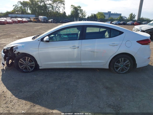 5NPD84LF2HH108443 Hyundai Elantra