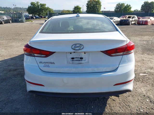 5NPD84LF2HH108443 Hyundai Elantra