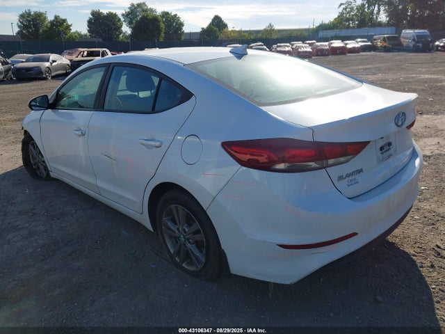 5NPD84LF2HH108443 Hyundai Elantra