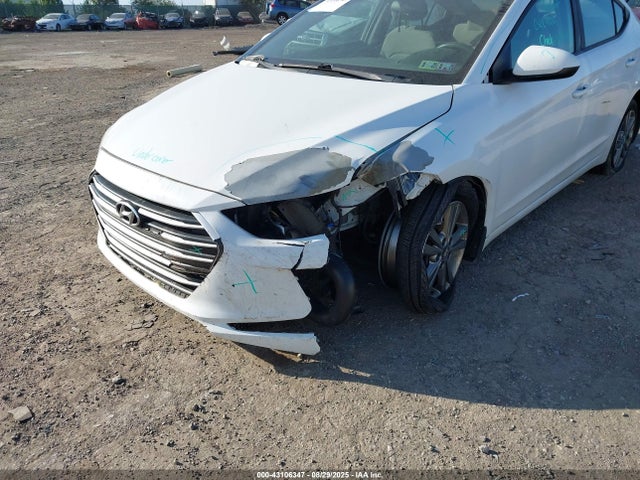 5NPD84LF2HH108443 Hyundai Elantra