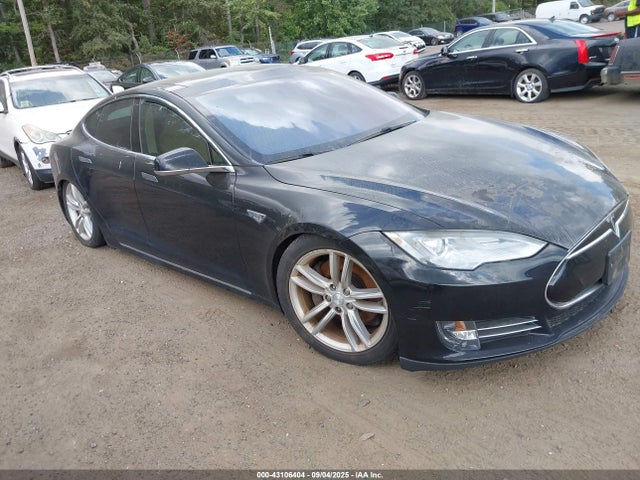 2013 TESLA MODEL S 5YJSA1CG0DFP04730 Photo 0