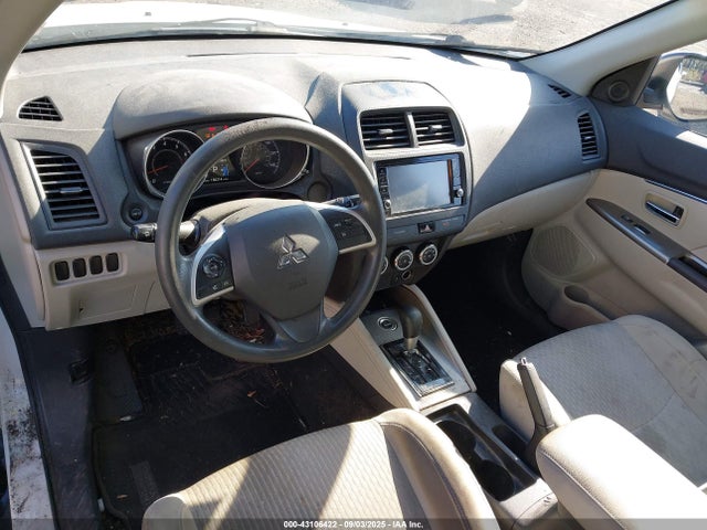 Mitsubishi mivec 2018 JA4AR3AU4JU019989 Image 18
