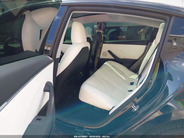 5YJ3E1EBXSF886282 Tesla 2025